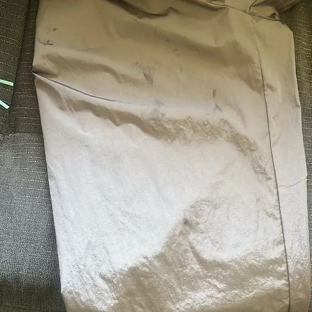 NWT SIZE SMALL ARITZIA TROUPE PANTS